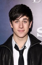 David Henrie : david_henrie_1295127136.jpg