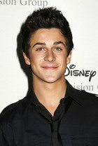 David Henrie : david_henrie_1304479956.jpg