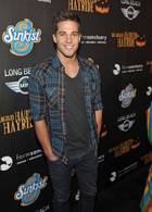 Dean Geyer : dean-geyer-1359551070.jpg