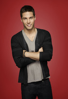 Dean Geyer : dean-geyer-1359551094.jpg