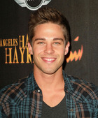 Dean Geyer : dean-geyer-1359552041.jpg