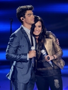 Demi Lovato : TI4U_u1271704364.jpg