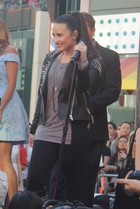 Demi Lovato : demi-lovato-1360923050.jpg