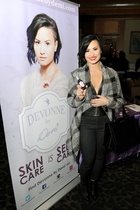 Demi Lovato : demi-lovato-1417901643.jpg