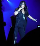 Demi Lovato : demi_lovato_1275101214.jpg