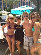 Derek Hough : TI4U1377207348.jpg