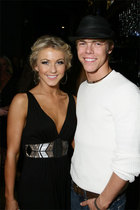 Derek Hough : TI4U_u1281540723.jpg