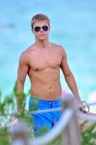 Derek Hough : derek-hough-1312825756.jpg