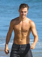 Derek Hough : derek-hough-1350684285.jpg