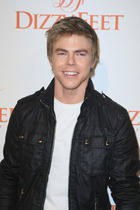 Derek Hough : derek-hough-1357317501.jpg