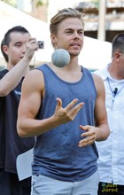 Derek Hough : derek-hough-1357754440.jpg