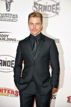 Derek Hough : derek-hough-1358363492.jpg