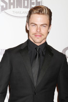 Derek Hough : derek-hough-1358363494.jpg