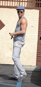 Derek Hough : derek-hough-1360387871.jpg