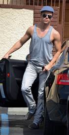 Derek Hough : derek-hough-1362999295.jpg