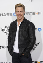 Derek Hough : derek-hough-1365281498.jpg