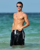 Derek Hough : derek-hough-1367217886.jpg