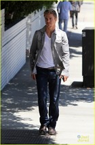 Derek Hough : derek-hough-1374343041.jpg