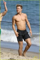 Derek Hough : derek-hough-1376586052.jpg