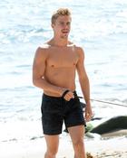 Derek Hough : derek-hough-1377207337.jpg