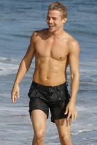 Derek Hough : derek-hough-1388706907.jpg