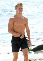 Derek Hough : derek-hough-1413591870.jpg