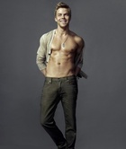 Derek Hough : derek-hough-1425502214.jpg