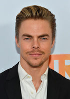 Derek Hough : derek-hough-1430328926.jpg