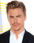 Derek Hough : derek-hough-1430328931.jpg