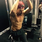 Derek Hough : derek-hough-1462136584.jpg