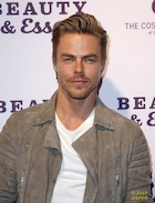 Derek Hough : derek-hough-1468517262.jpg