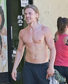 Derek Hough : derek-hough-1468693346.jpg