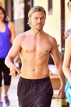 Derek Hough : derek-hough-1474326040.jpg