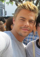 Derek Hough : derek-hough-1526151314.jpg