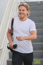 Derek Hough : derek-hough-1526151333.jpg