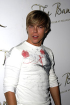 Derek Hough : derekhough_1281456356.jpg