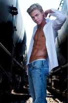 Derek Hough : derekhough_1283984317.jpg