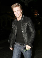 Derek Hough : derekhough_1283984327.jpg