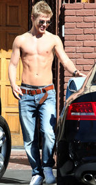 Derek Hough : derekhough_1289227296.jpg