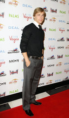 Derek Hough : derekhough_1295642453.jpg