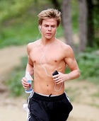 Derek Hough : derekhough_1295662003.jpg