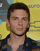 Devon Graye : devon-graye-1405996699.jpg