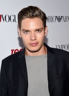 Dominic Sherwood : dominic-sherwood-1475850917.jpg