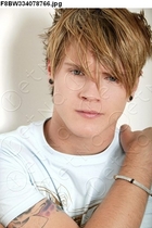 Dougie Poynter : TI4U_u1152411705.jpg