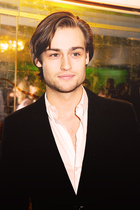 Douglas Booth : douglas-booth-1370794792.jpg