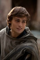 Douglas Booth : douglas-booth-1370794876.jpg