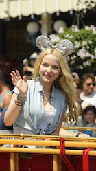 Dove Cameron : dove-cameron-1445814335.jpg