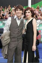 Drake Bell : TI4U_u1150826906.jpg