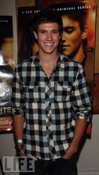 Drew Roy : drewroy_1257829305.jpg