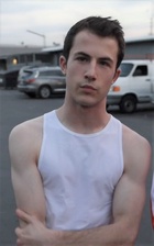 Dylan Minnette : dylan-minnette-1618429903.jpg